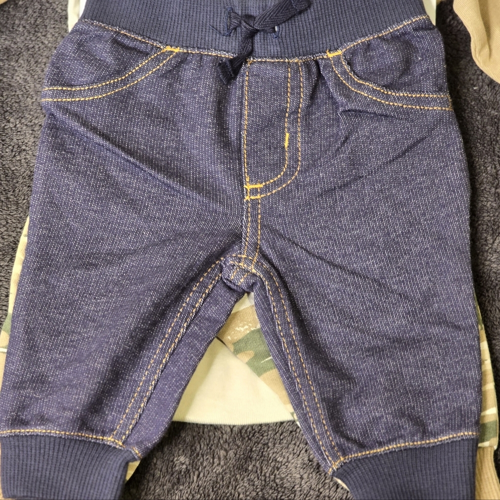Toddler clothes - Picture 4 of 4